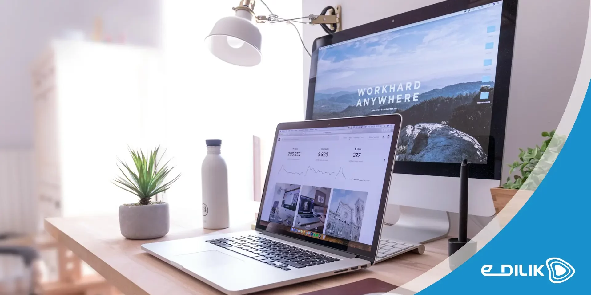 double écran ordinateur dans un bureau